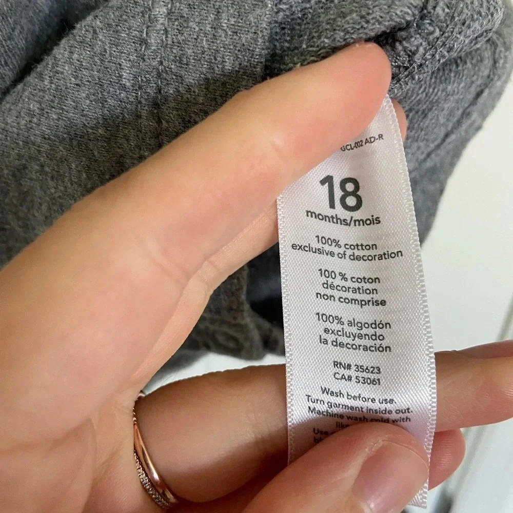 EUC |‎ Carter’s baby boy face themed jumper — 18 months